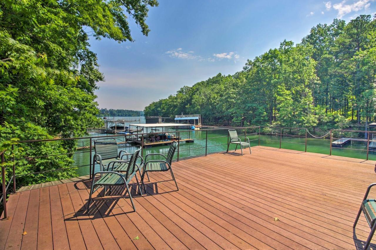Spacious Georgia Getaway With Dock On Lake Lanier! Gainesville Exterior photo